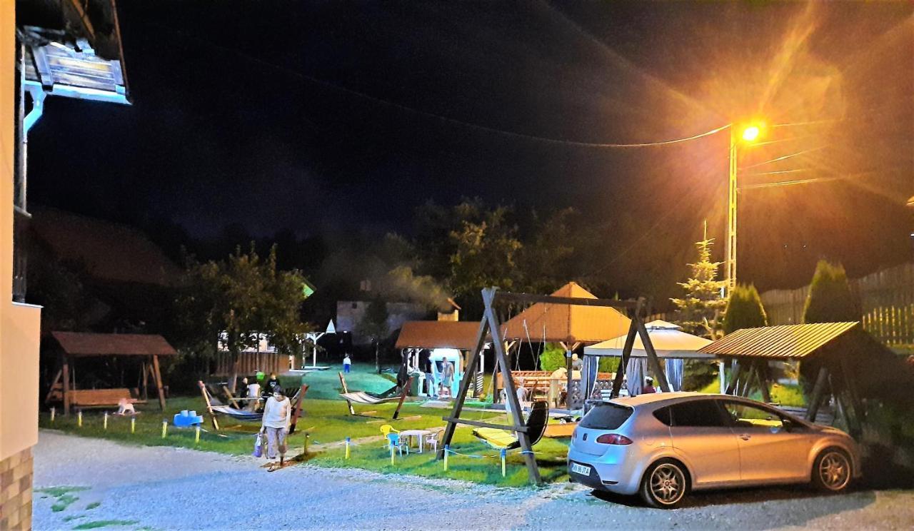 Pensiunea Sarah Bran Μπραν Εξωτερικό φωτογραφία